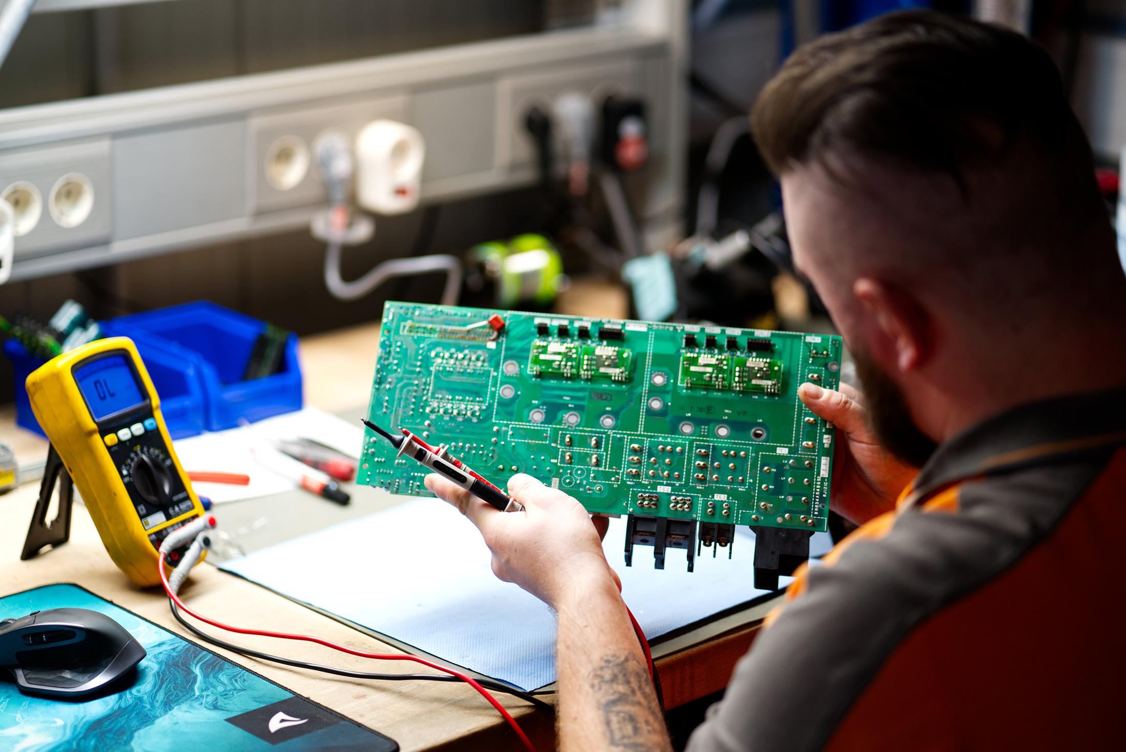 Fast help in case of machine downtime: Our spare parts and exchange service
